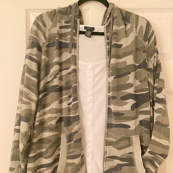TORRID Olive Camo Zip Up Hoodie - Picture 2 of 3